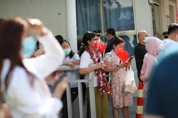 新澳门彩出码走势和请假陪女儿高考被开与请假陪孩子高考